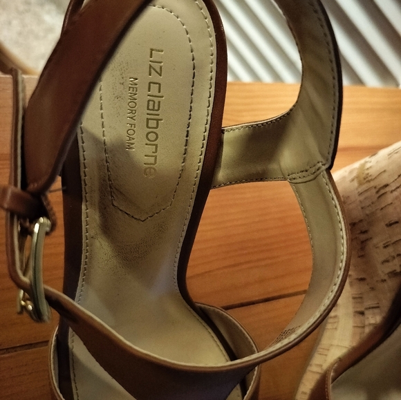 Liz Claiborne brown wedges - Picture 5 of 5